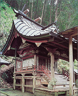 諏訪神社本殿（指定文化財）