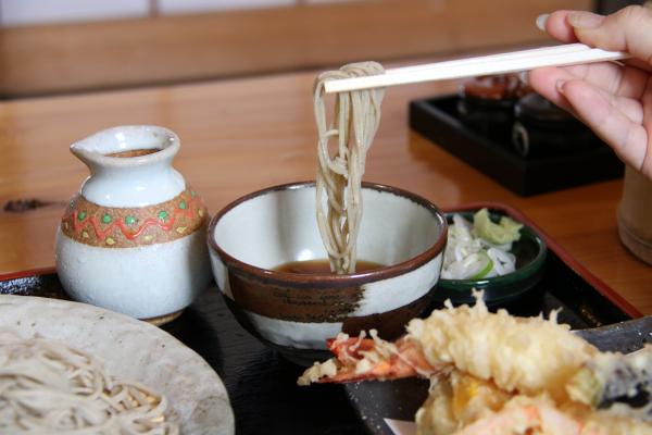 そば家 麦藁 おすすめの天ざるそば
