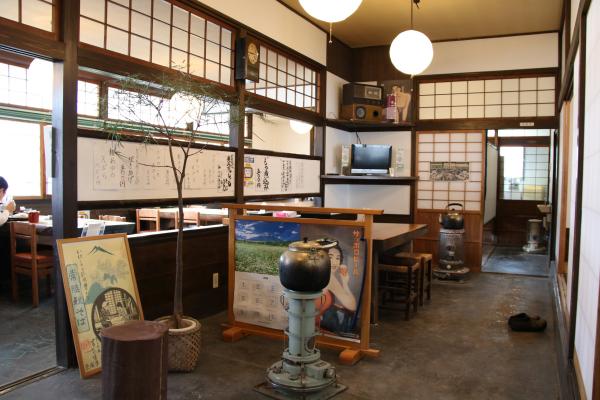 そば家 麦藁 店内の様子