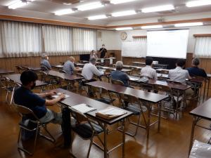 名称:西口通り線説明会2
横サイズ:300px
縦サイズ:225px 西口通り線説明会2